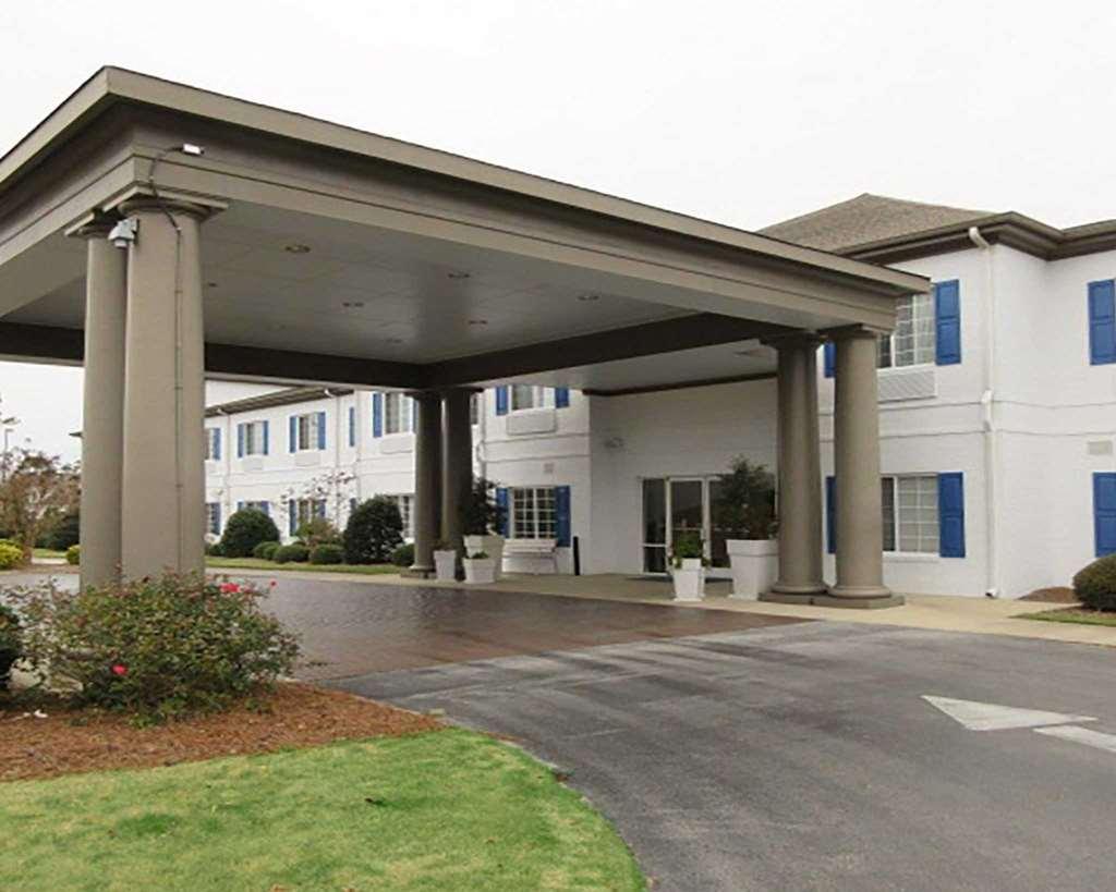 Blue Water Inn & Suites BW Signature Collection Sneads Ferry Exterior photo